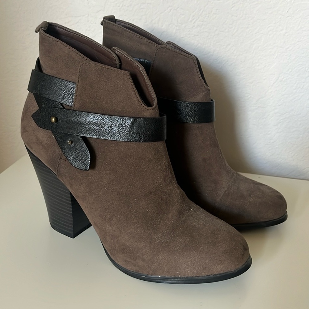 New Forever 21 Brown 3.5” Heeled Booties in Women’s Size 7
